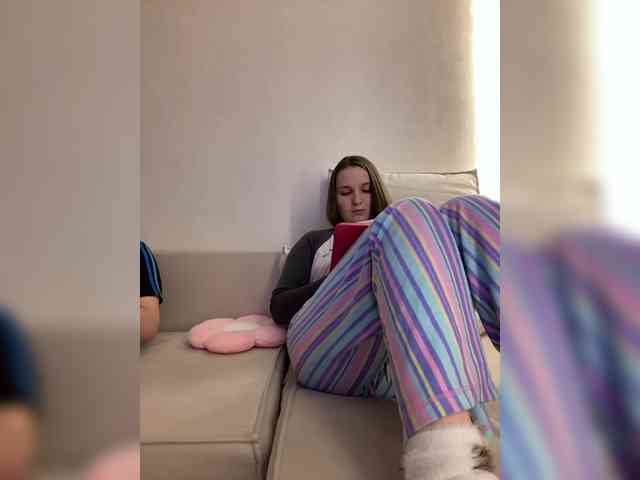 Annafirepussy show camshow