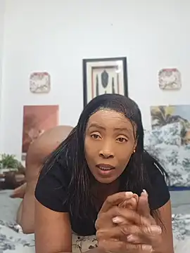 GiantBootyMilf pussy show
