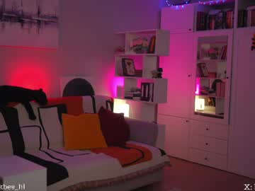 _blackbee_ with friend show