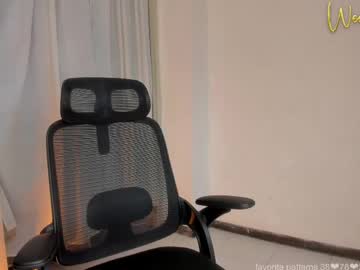 Amy_queen7 oiled show