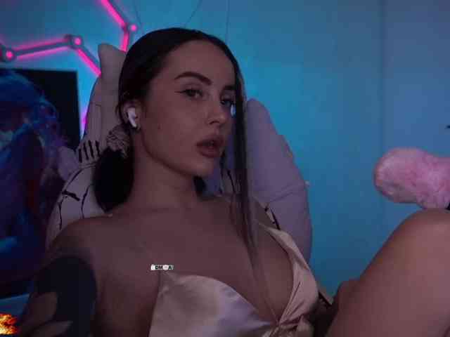 Your-red-wine solo masturbation camshow