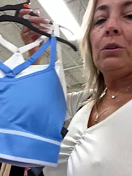 Cherry-red-xo webcam