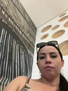 CrazzyChicks fuck missionary