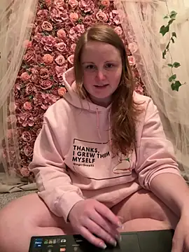 GingerSnap33 pussy camshow