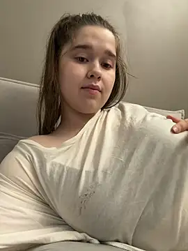 HornyGirlH deepthroat