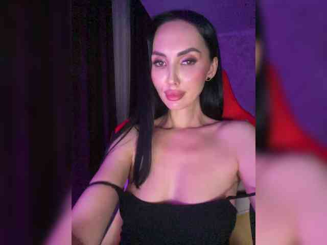 LolaFox deepthroat camshow