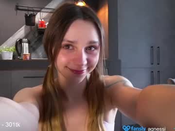 Agnessi_ pussy show - 2023.08.26