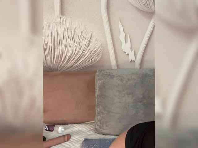 Anyuta1212 pussy play camshow - 10-31-2025