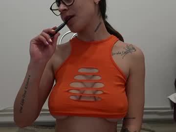 Bouncingb00bs self squirt camshow