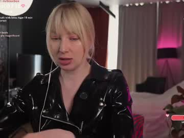 Bronnica hot camshow