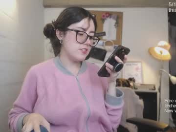 Cherrybunny21 ass play camshow