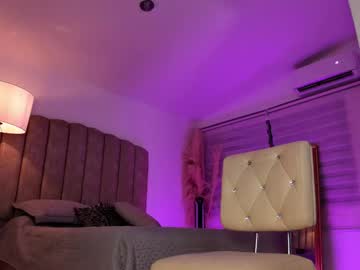 Emily_____ tits and ass camshow