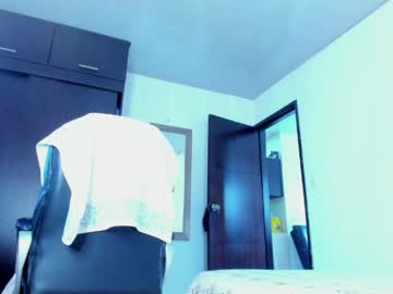 Ginger_smil tits and ass camshow