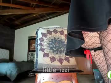 Little_izzi pussy play