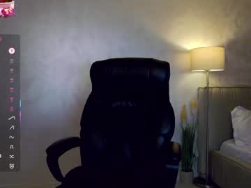 Miley_me ass play camshow - 04.04.2023