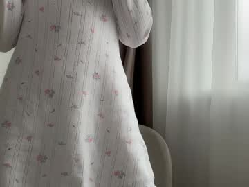 Shy_schoolgirl_ masturbation