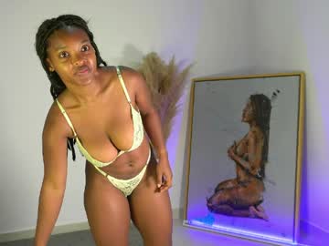 Sow_fitt tits and ass