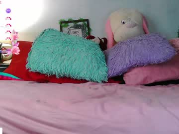 Stephanie_golden oiled show